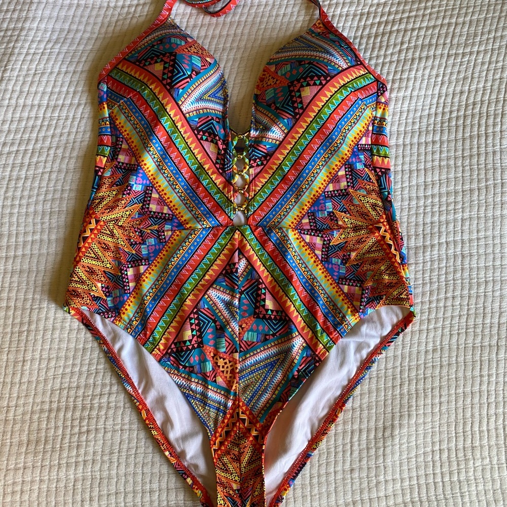 Kenneth Cole size large one piece swimsuit